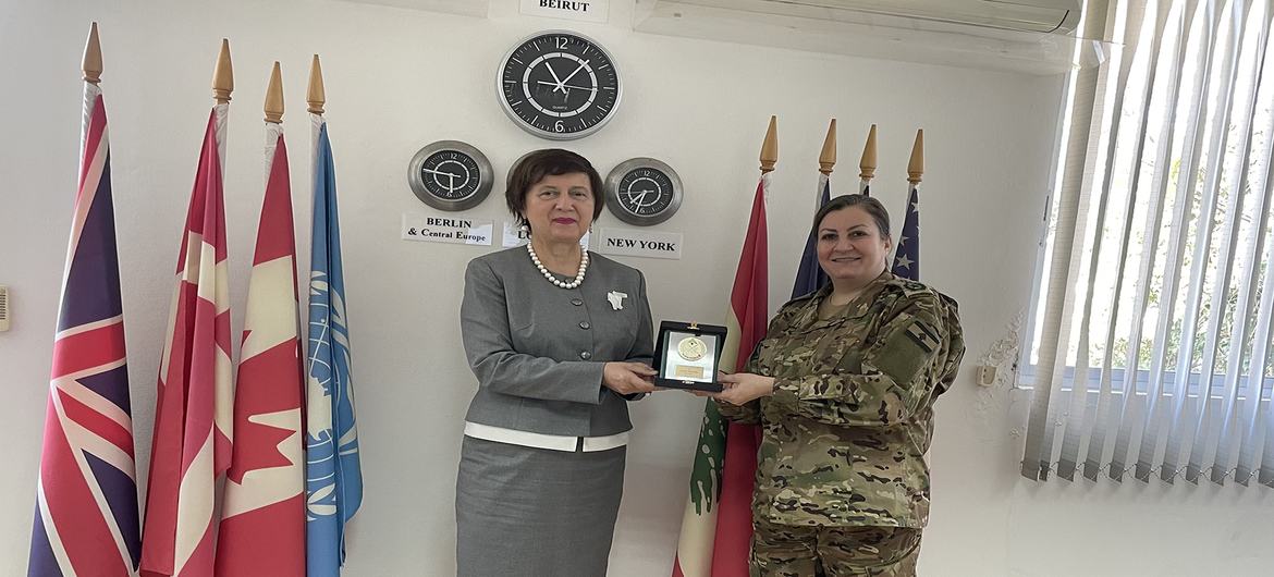 بمناسبة اليوم الدولي للمرأة، زارت المنسقة الخاصة للأمم المتحدة في لبنان، السيدة يوانّا فرونِتسكا، أول قسم للنوع الاجتماعي في الجيش اللبناني.