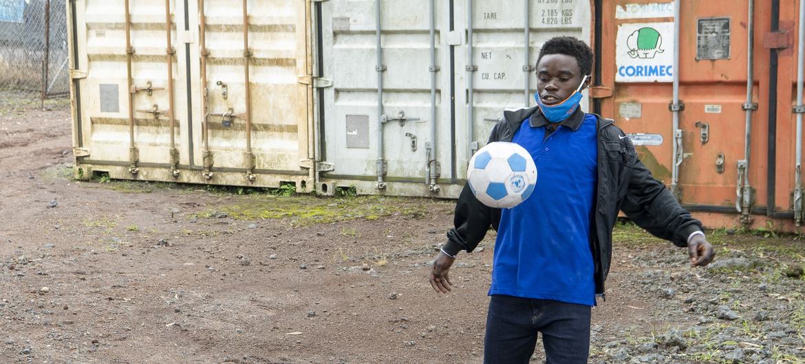 Mukeshimana Jean-Nepo, an ex-combatant leaves the Democratic Republic of Congo, DRC for Rwanda with dreams of becoming an international football player.