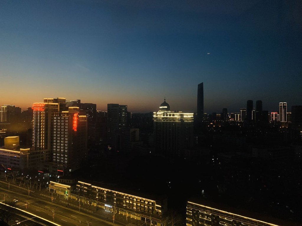 La ville chinoise de Wuhan, la nuit