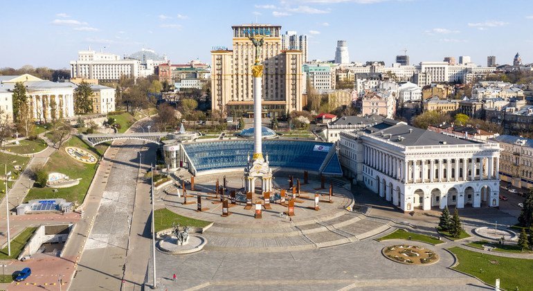 Майдан Независимости - самый центр Киева. Во время карантина тут безлюдно. 