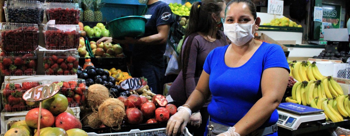 El mercado Lo Valledor, principal mayorista de Chile, durante la pandemia de COVID-19