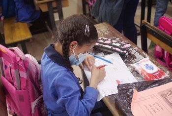 जॉर्डन में UNRWA द्वारा संचालित एक स्कूल में छात्रा. 