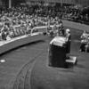 1957年10月，英国女王伊丽莎白二世在联合国大会上发表讲话。