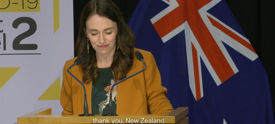 今年六月，新西兰实现了连续24天新冠病例零新增，总理阿德恩在记者会上感谢全国。