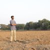 यूएएन पर्यावरण चैम्पियन - भारत के एक युवा इंजीनियर विद्युत मोहन जिन्होंने खेतीबाड़ी के अपशिष्ट यानि कूड़े कचरे को जलाने के बजाय उससे फिर से इस्तेमाल किये जाने वाले पदार्थ बनाने की तकनीक ईजाद की है.