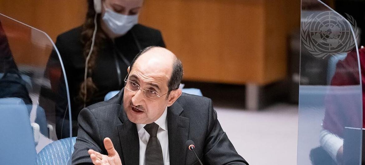 من الأرشيف: السفير بسام صباغ، الممثل الدائم للجمهورية العربية السورية لدى الأمم المتحدة، يلقي كلمة أمام اجتماع مجلس الأمن بشأن الحالة في الشرق الأوسط (سوريا).