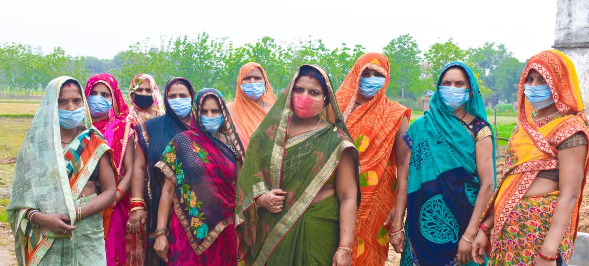 कृष्णादत्तपुर गाँव में महिलाओं के नेतृत्व वाला किसान उत्पादक समूह. 