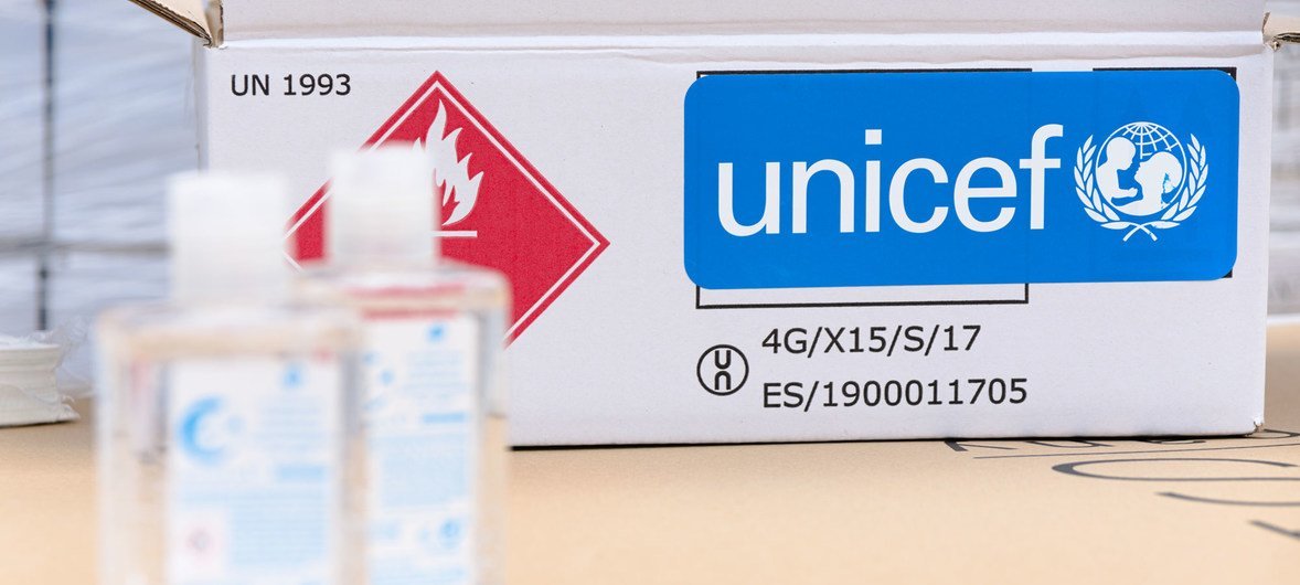 UNICEF entrega la primera serie de suministros sanitarios a las autoridades españolas en apoyo de la lucha contra la pandemia del coronavirus COVID-19.