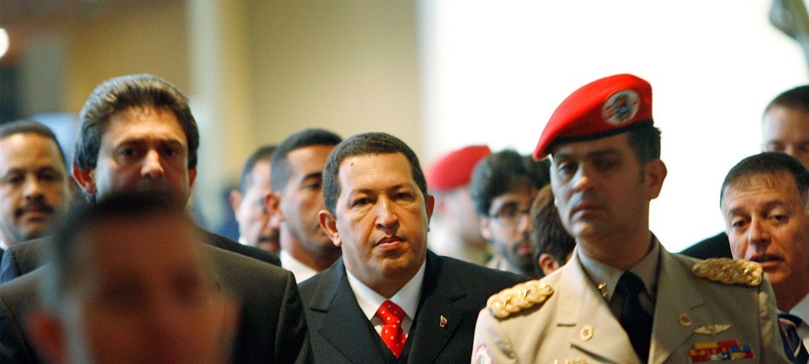 2006年，时任委内瑞拉总统的查韦斯抵达纽约联合国总部，参加联大第61届会议一般性辩论。