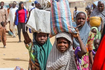 Crianças em campo de deslocados internos em Maiduguri, Borno, na Nigéria.