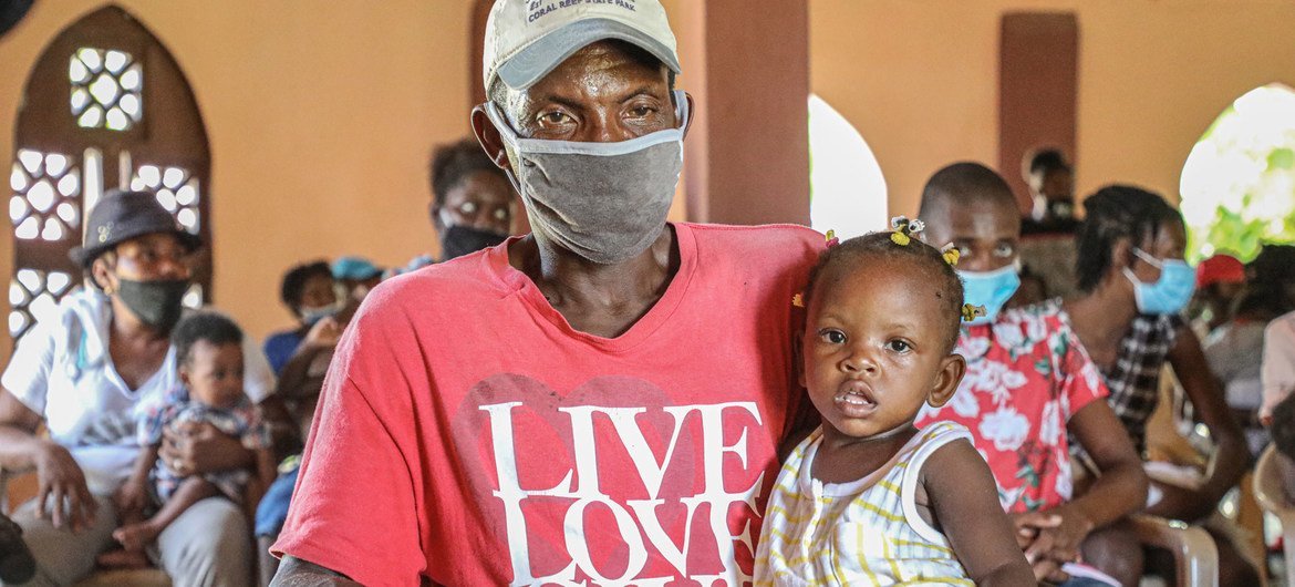 En países con escaso acceso a las vacunas contra el COVID-19, como Haití u Honduras, la pandemia está expandiéndose. 