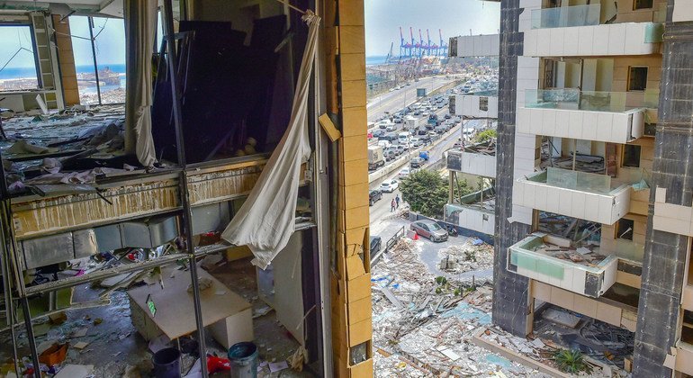 أدى انفجار مميت في مرفأ بيروت بلبنان إلى تدمير الأحياء وتشريد مئات الآلاف.