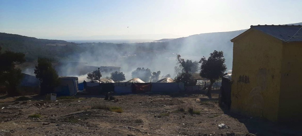 El incendio destruyó el 80% del campamento de refugiados en Moria, Isla de Lesbos, Grecia.