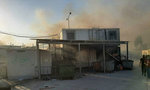 الحرائق تلتهم أجزاء كبيرة من مركز موريا لتسجيل وتحديد الهوية في ليسبوس باليونان.