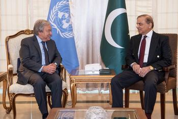 Генеральный секретарь ООН Антониу Гутерриш на пресс-конференции с премьер-министром Шахбазом Шарифом