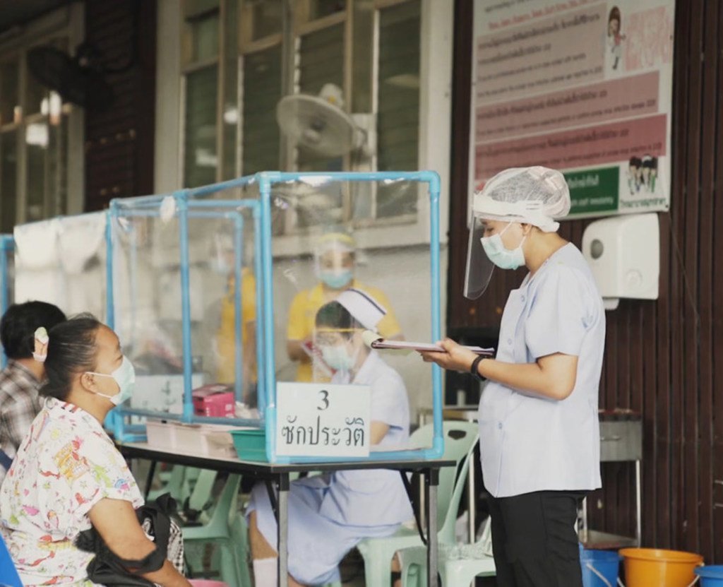乡村和社区卫生志愿者在泰国疾控系统中扮演重要的角色，为该国有效应对新冠疫情做出了巨大贡献。
