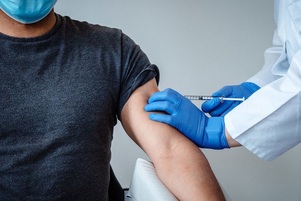 Un taux d'efficacité supérieur à 90% a été rapporté par Pfizer et BioNTech dans des essais sur l'homme pour un vaccin contre la Covid-19.
