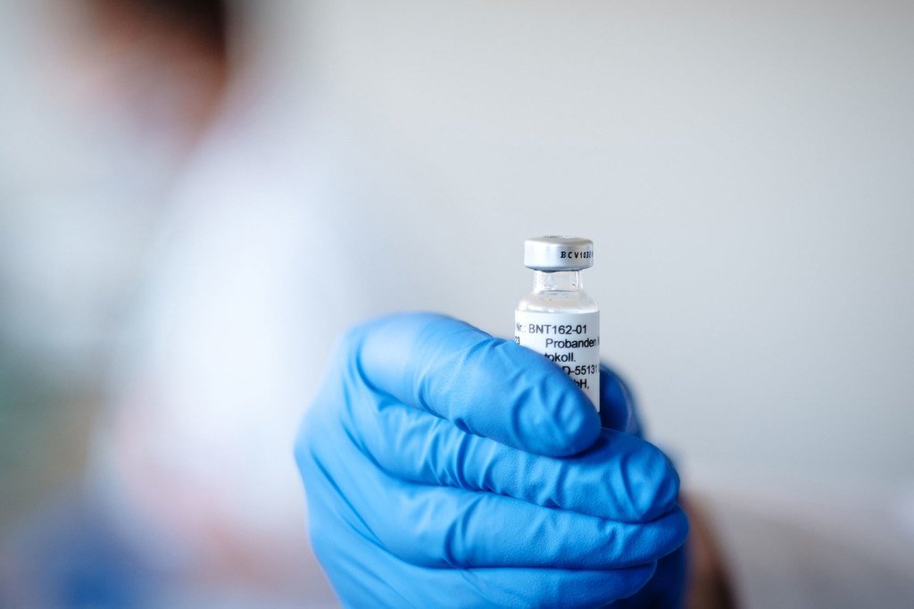 Pfizer et BioNTech affirment qu'un vaccin qu'ils ont développé contre COVID-19 semble être efficace à 90%.