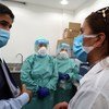 الدكتور أحمد المنظري، المدير الإقليمي لمنظمة الصحة العالمية لشرق المتوسط، يلتقي بالطواقم الطبية خلال زيارته لعدد من المؤسسات الصحية في دمشق، سوريا