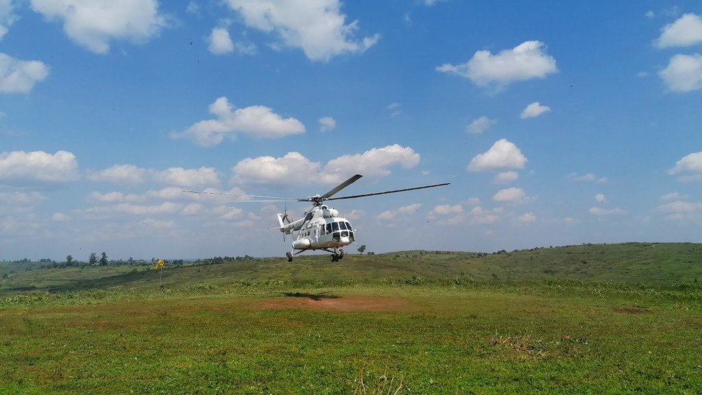 طائرة مروحية تابعة لبعثة الأمم المتحدة لحفظ السلام في جمهورية الكونغو الديمقراطية تحط في جوغو في مقاطعو إيتوري في كانون الأول/ديسمبر 2019