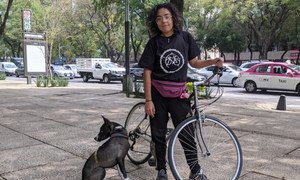 Xochitl Álvarez es una repartidora mexicana que utiliza la bicicleta como medio de transporte y subsistencia.