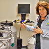 العالمة ماري هادجدورن التي تعمل في معهد سميثسونيان البيولوجي تقوم بتطوير تقنيات لإنقاذ الشعاب المرجانية.