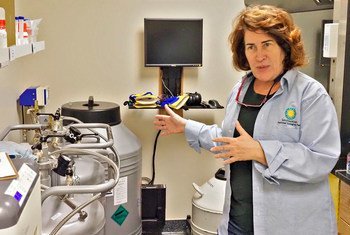 العالمة ماري هادجدورن التي تعمل في معهد سميثسونيان البيولوجي تقوم بتطوير تقنيات لإنقاذ الشعاب المرجانية.