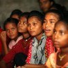 नेपाल में यूएन एजेंसियाँ लड़कियों की शिक्षा को बढ़ावा देने के लिये रेडियो कार्यक्रमों का सहारा ले रही हैं. 