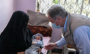 World Food Programme (WFP) chief David Beasley visits Al-Sabeen Maternity and Children Hospital in Yemen. 