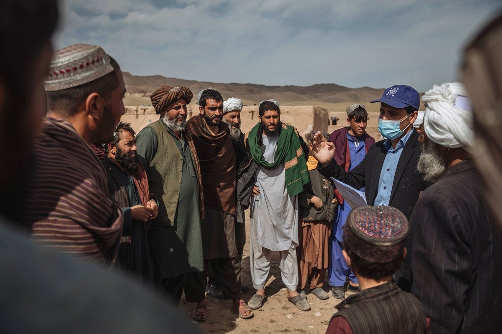 IOM inasaidia familia zilizofurushwa nchini Afghanistan, ikitoa makazi ya dharura na ulinzi.