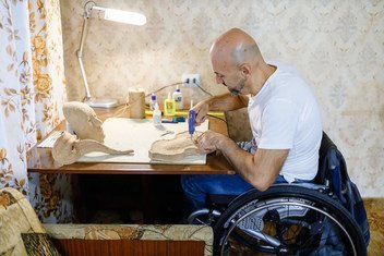 En Moldova, Dmitry Kuzuk a perdu l'usage de ses deux jambes après un accident de voiture