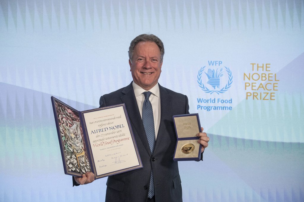 联合国世界粮食计划署执行主任戴维·比斯利（David Beasley）接受2020年诺贝尔和平奖。