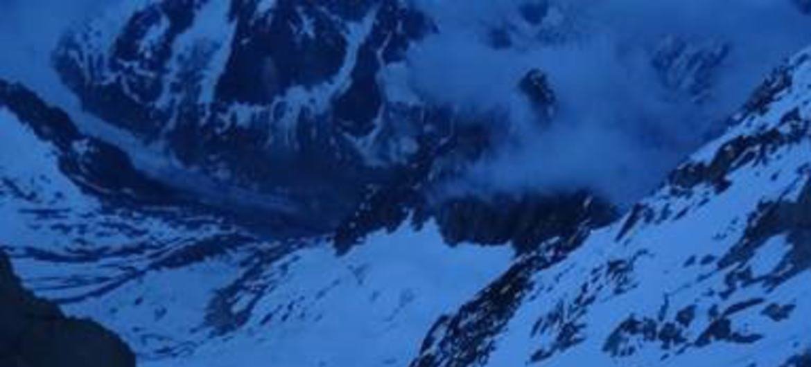 ميشيل بارونيان يتسلق Aiguille Verte، أحد أبرز الجبال في سلسلة جبال مون بلان. ميشيل بارونيان يتسلق Aiguille Verte، أحد أبرز الجبال في سلسلة جبال مون بلان.