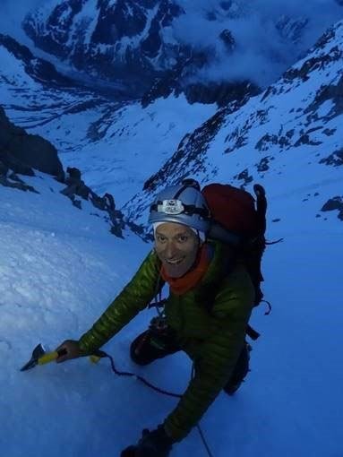 Michel Baronian grimpe l'Aiguille Verte dans le massif du Mont Blanc.