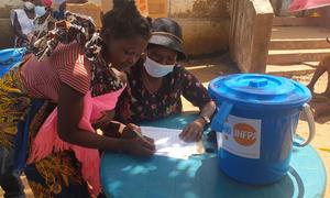 Na sequência da Tempestade Tropical Ana, mais de 200 kits de dignidade contendo artigos de higiene foram distribuídos pelo Unfpa a mulheres na Província da Zambézia