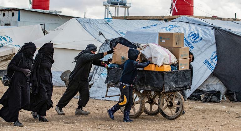 Anos de conflito deixaram famílias sírias sem casa e sem itens básicos. 