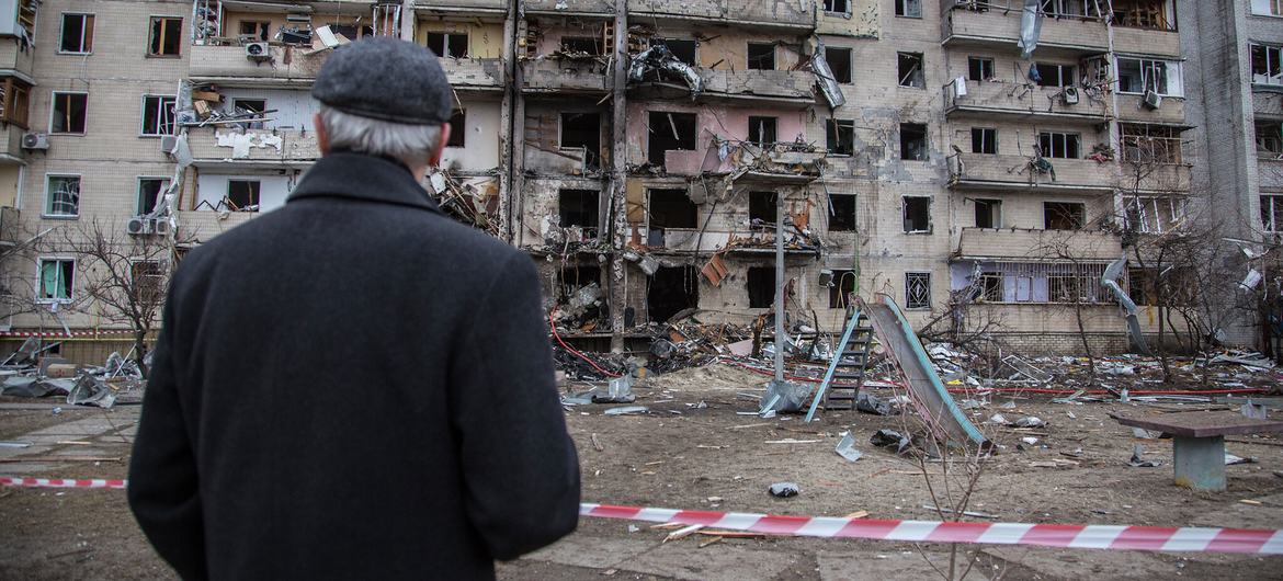 Un bâtiment à Kyïv, en Ukraine, détruit lors du conflit.
