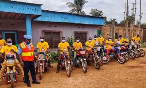 Quelque 300 conducteurs, dont des chauffeurs de moto-taxi à Bangui, ont reçu des informations sur les mesures préventives pour lutter contre le coronavirus. 