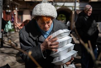 Beaucoup de gens en Ukraine dépendent de la nourriture fournie par l'ONU.