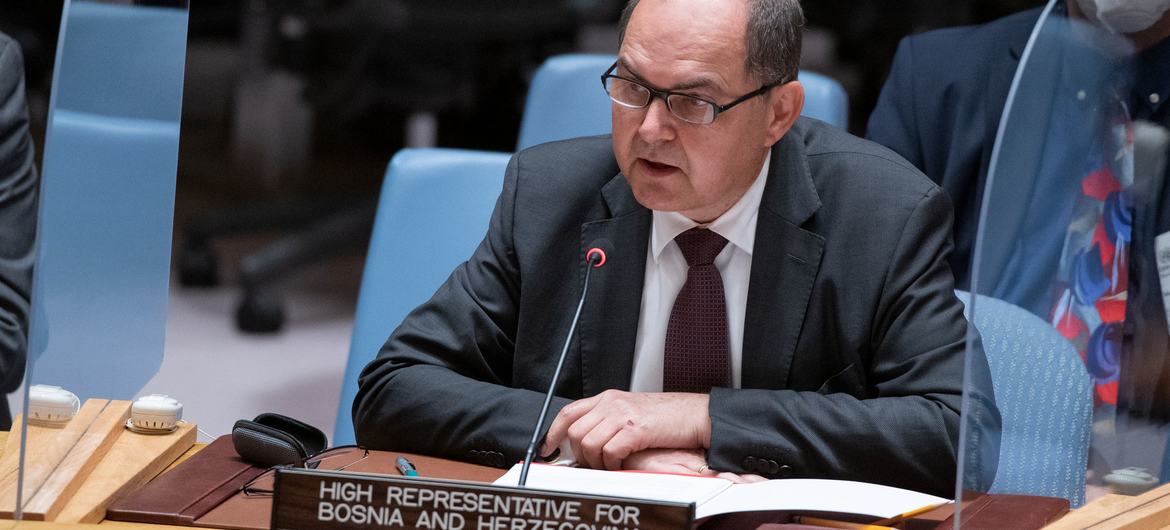 高级代表克雷斯蒂安·施密特在联合国安理会会议上就波黑局势发表讲话。