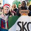 Jovens ativistas climáticos participam de uma greve global Fridays for Future em Estocolmo, Suécia.