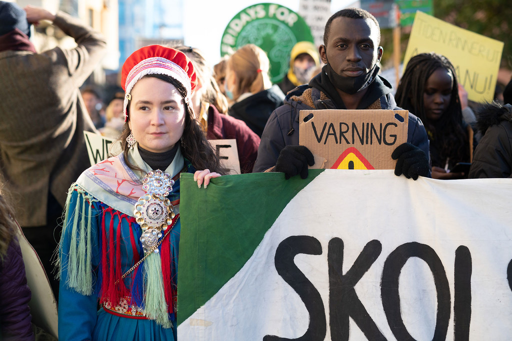 Wanaharakazi vijana wakishiriki mgomo kwa ajili ya kuchagiza kuhusu mabadiliko ya tabianchi Stockholm, Sweden.