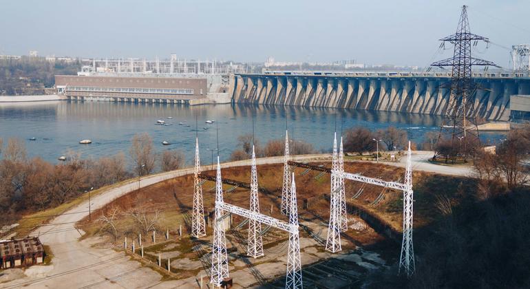 Днепровская ГЭС в Запорожье, Украина.