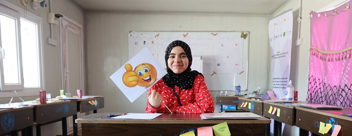 A girl student in Basra, Iraq, who benefits from a UNICEF/WFP education stipend programme