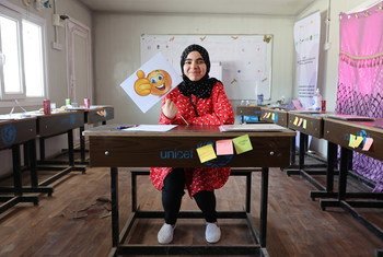 A girl student in Basra, Iraq, who benefits from a UNICEF/WFP education stipend programme
