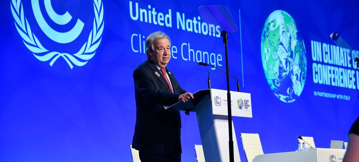 Le Secrétaire général António Guterres s'adresse aux délégués lors de la Conférence sur le climat COP26 à Glasgow, en Écosse.