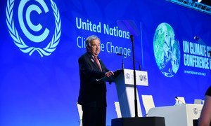 Le Secrétaire général António Guterres s'adresse aux délégués lors de la Conférence sur le climat COP26 à Glasgow, en Écosse.