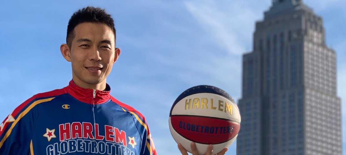 今年加入“哈林篮球队”的首位中国球员姜山。