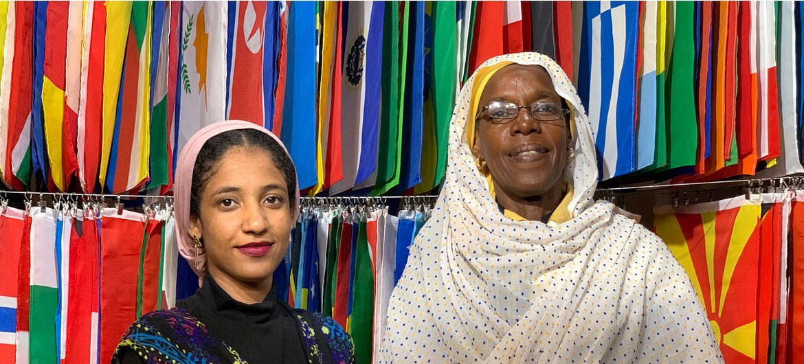 آلاء صلاح وصفاء العاقب، ناشطتان سودانيتان شاركتا في اجتماعات مع مسؤولين أمميين في مقر الأمم المتحدة في نيويورك.