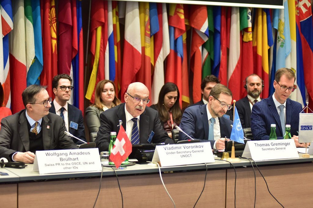 联合国反恐怖主义办公室副秘书长弗拉基米尔·沃龙科夫在维也纳举行的关于外国恐怖主义战斗人员构成的挑战的区域会议上发表讲话。
